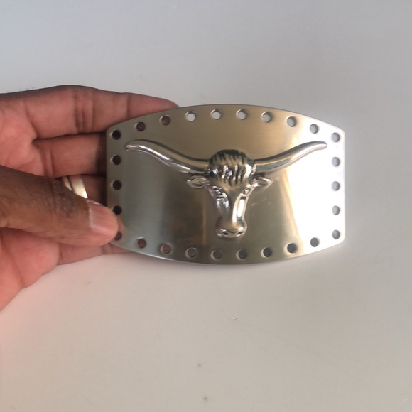 Silver tone mens bull belt buckle - Picture 5 of 5